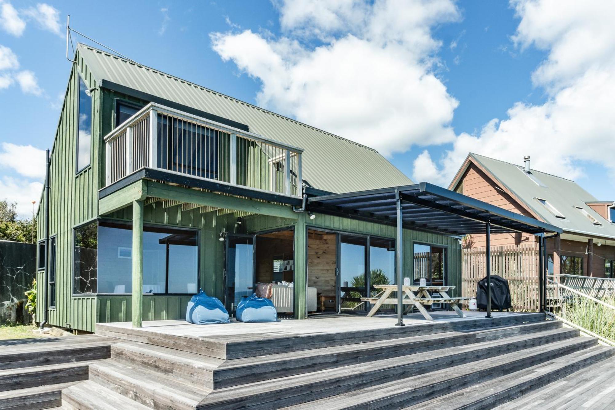 Earles Place Raglan Exterior photo