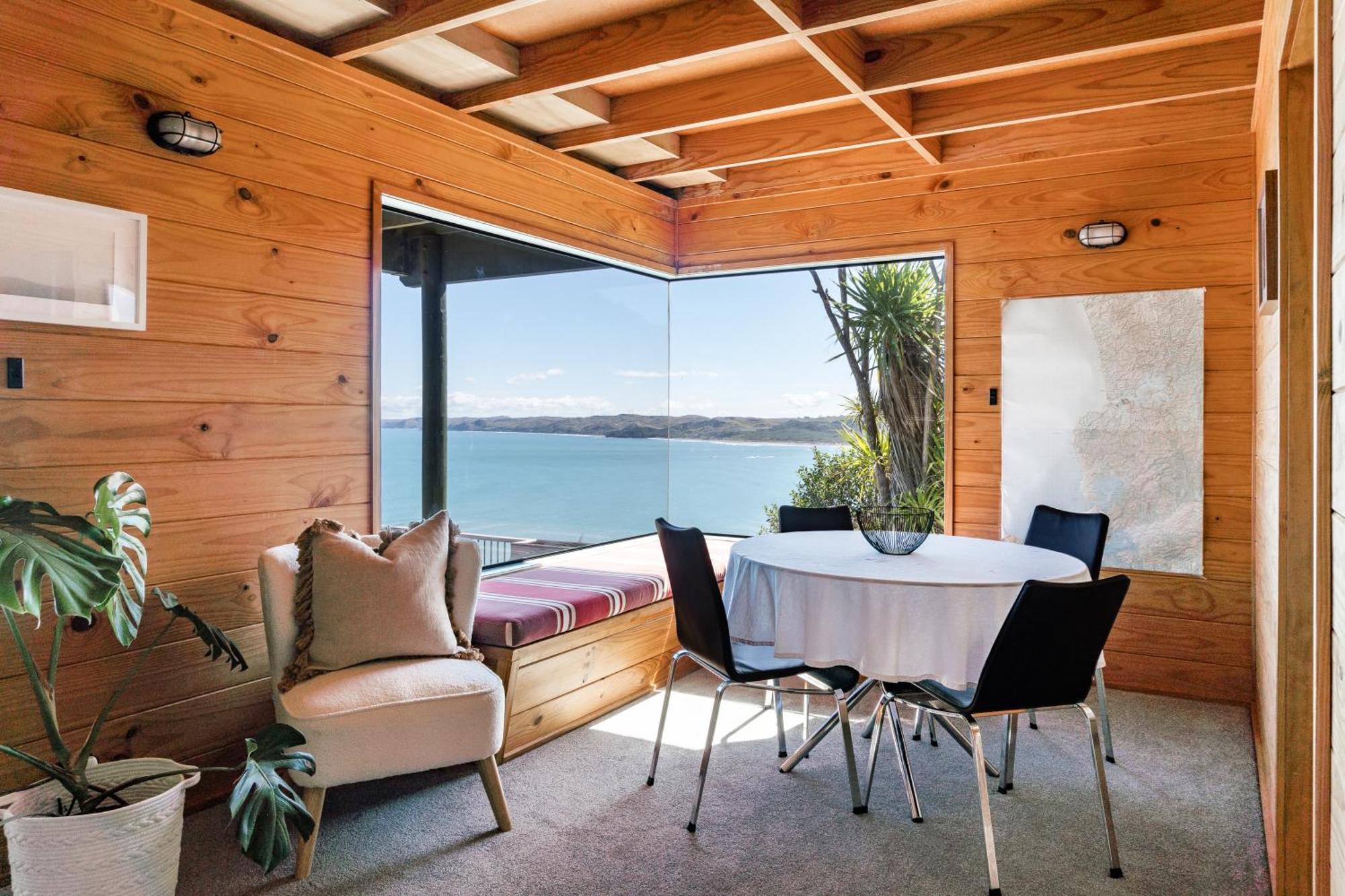 Earles Place Raglan Exterior photo