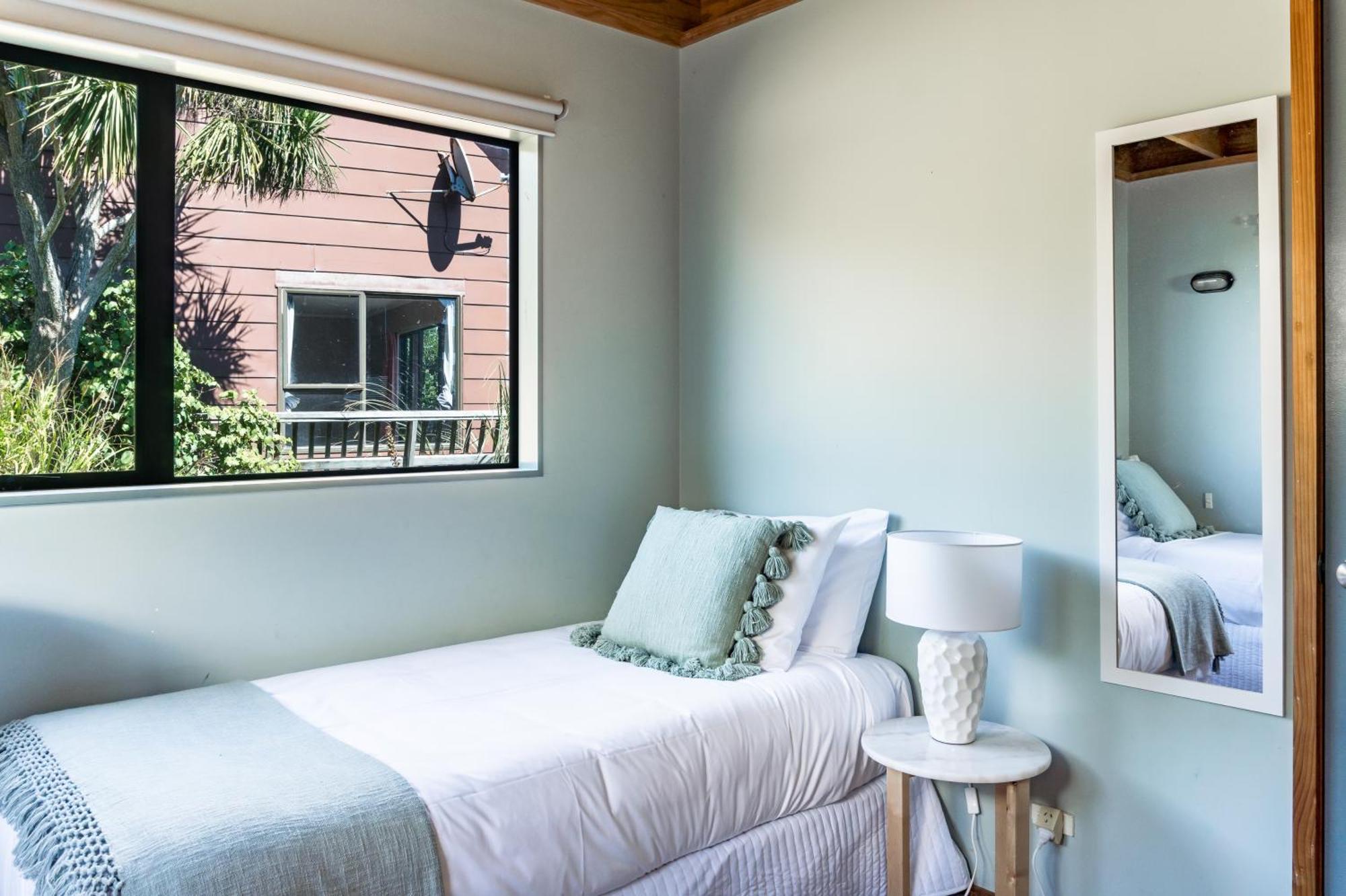 Earles Place Raglan Exterior photo