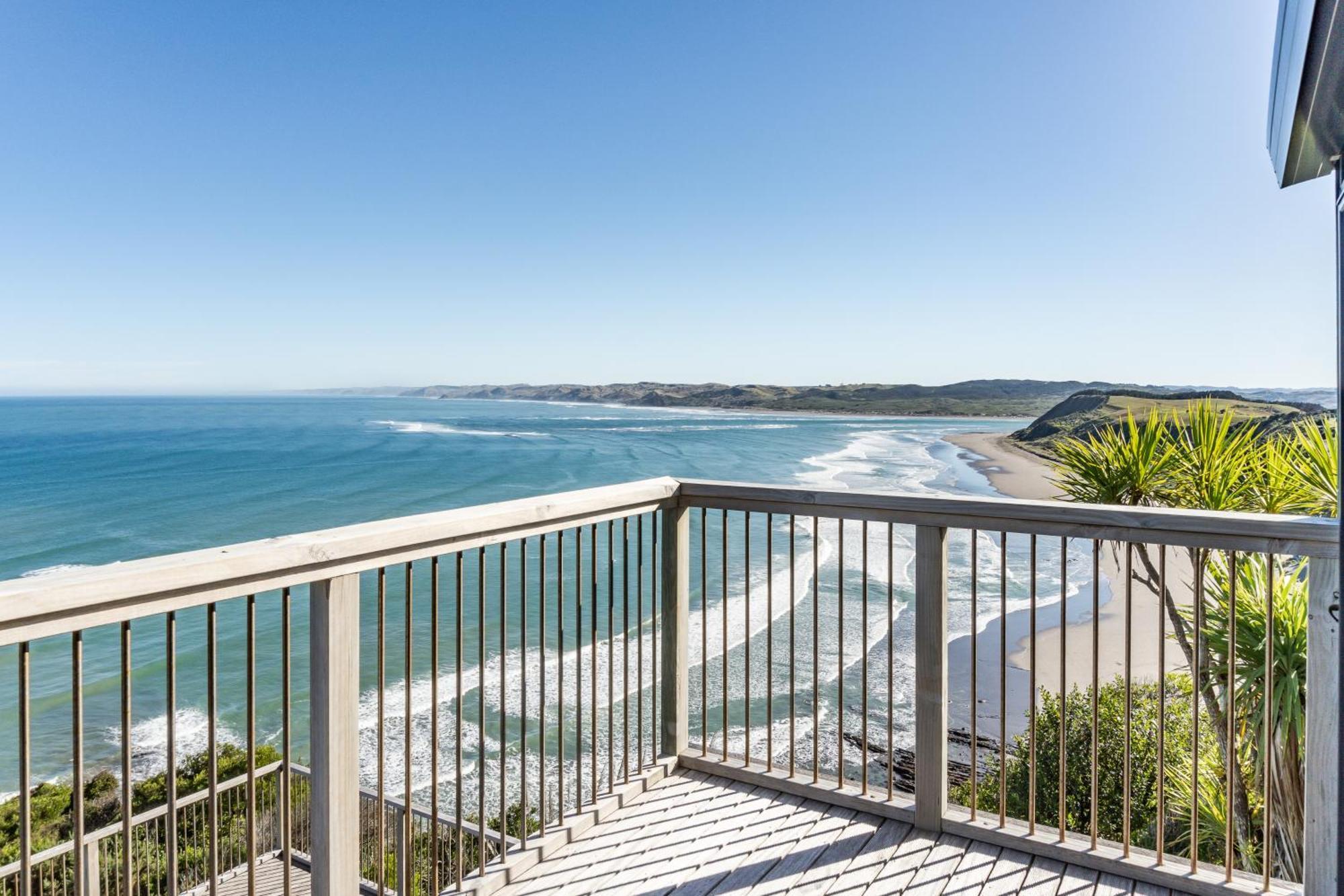 Earles Place Raglan Exterior photo