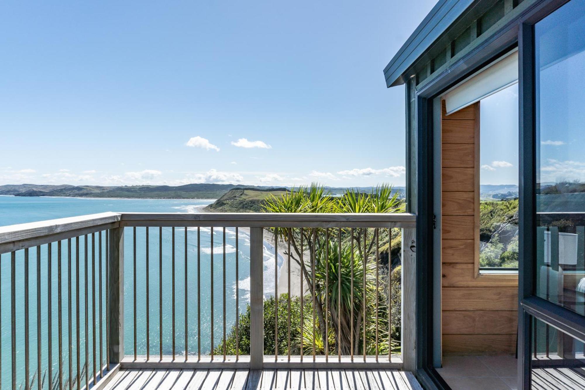 Earles Place Raglan Exterior photo